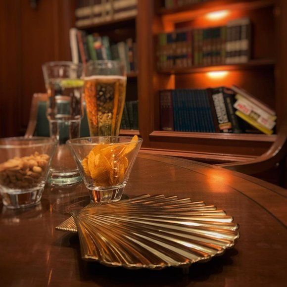 Art Deco Seashell Metal Trivet / Dish Stand in Gold - Picture 2 of 6